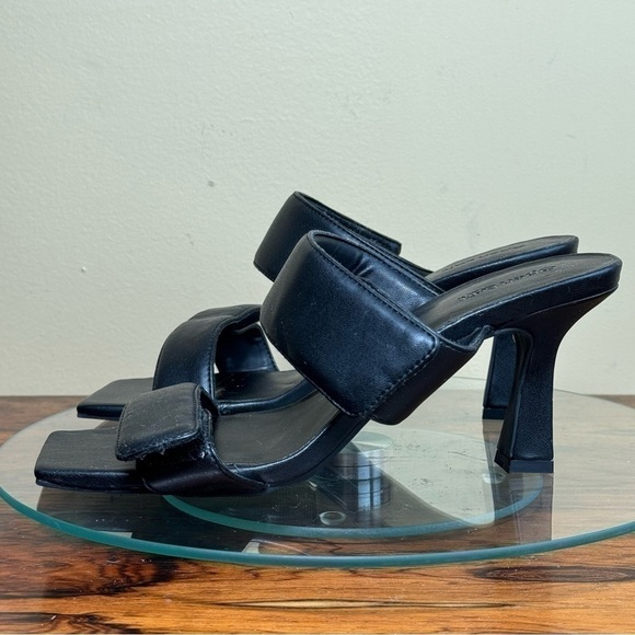 Open Edit Quincy Sandal in black - Picture 4 of 16